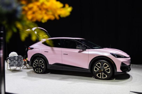 红腾网配资 首款全时互联纯电全尺寸SUV ID. EVO概念车成都车展首秀